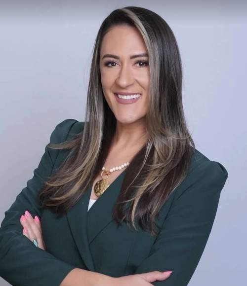 Jessi Loring, Directora de Marketing Jessi Loring, Directora de Marketing